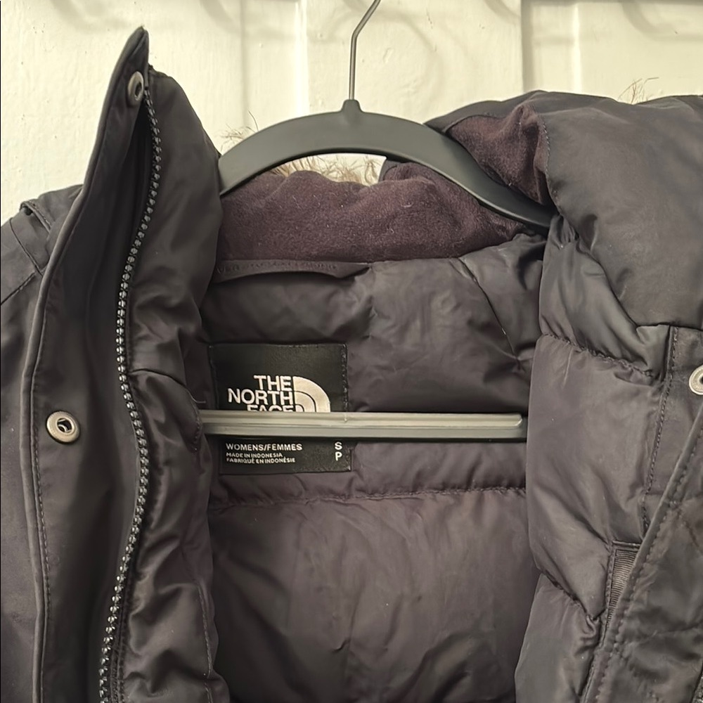 North Face Black Hooded Parka with Fur Trim - Picture 4 of 5